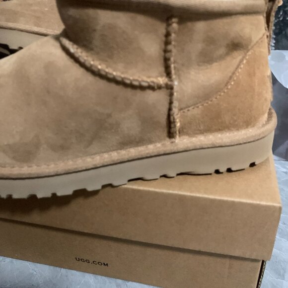 Brand New UGG Classic Ultra Mini Boot for Women🥰 - Picture 5 of 6